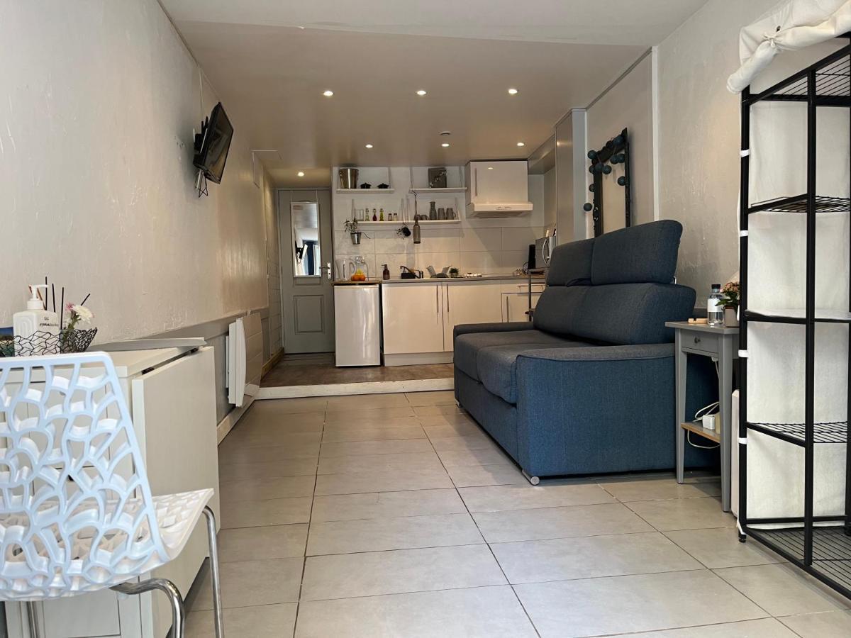Le Studio - La Roquebrussanne Apartment ภายนอก รูปภาพ